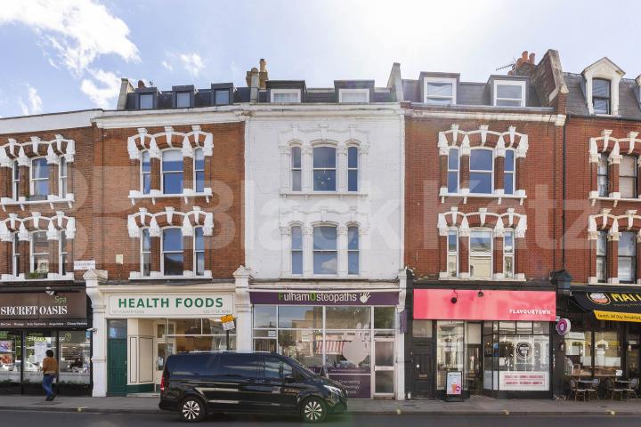 Modern Apartment Fulham Road, Fulham